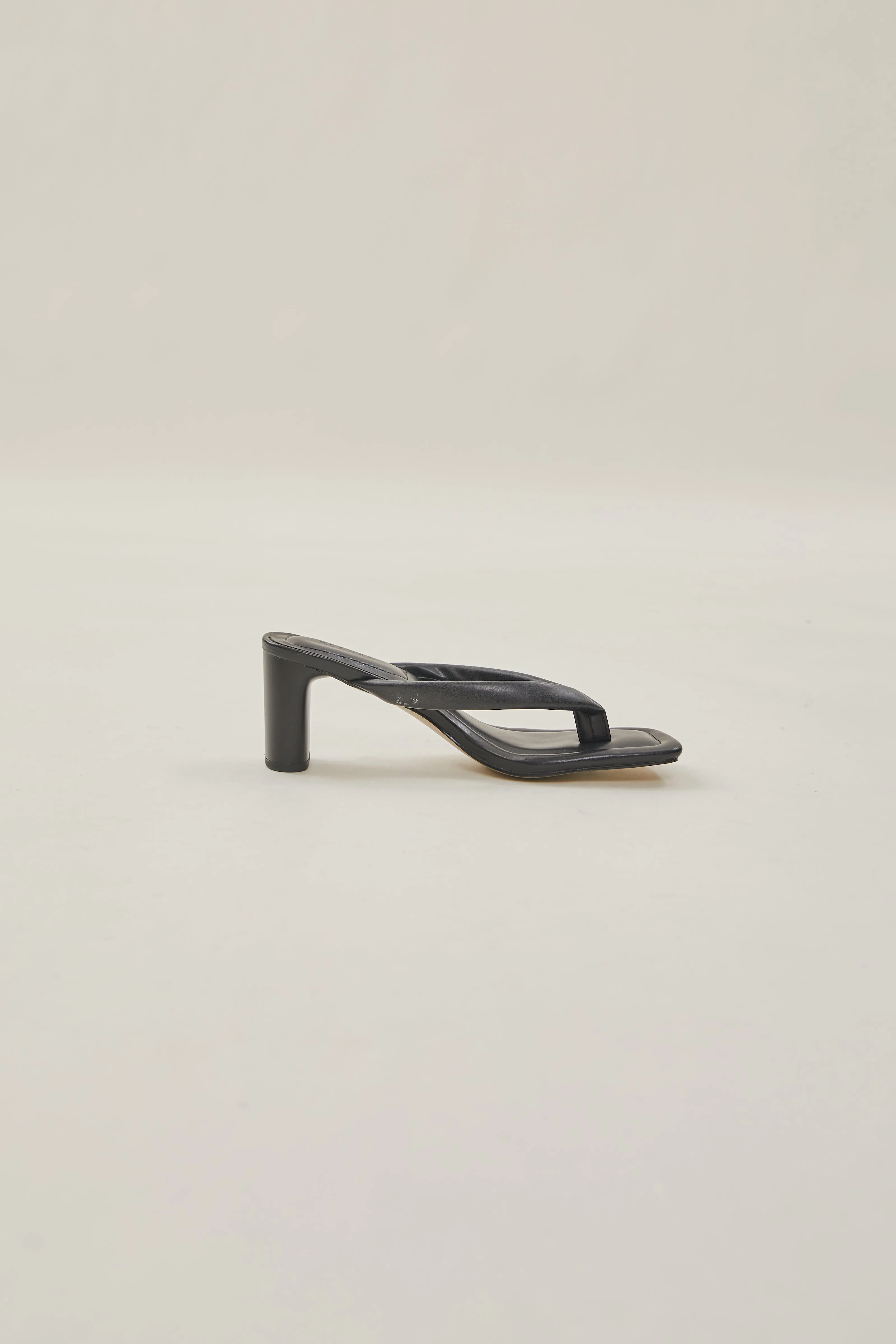 Mara Sandals in Black