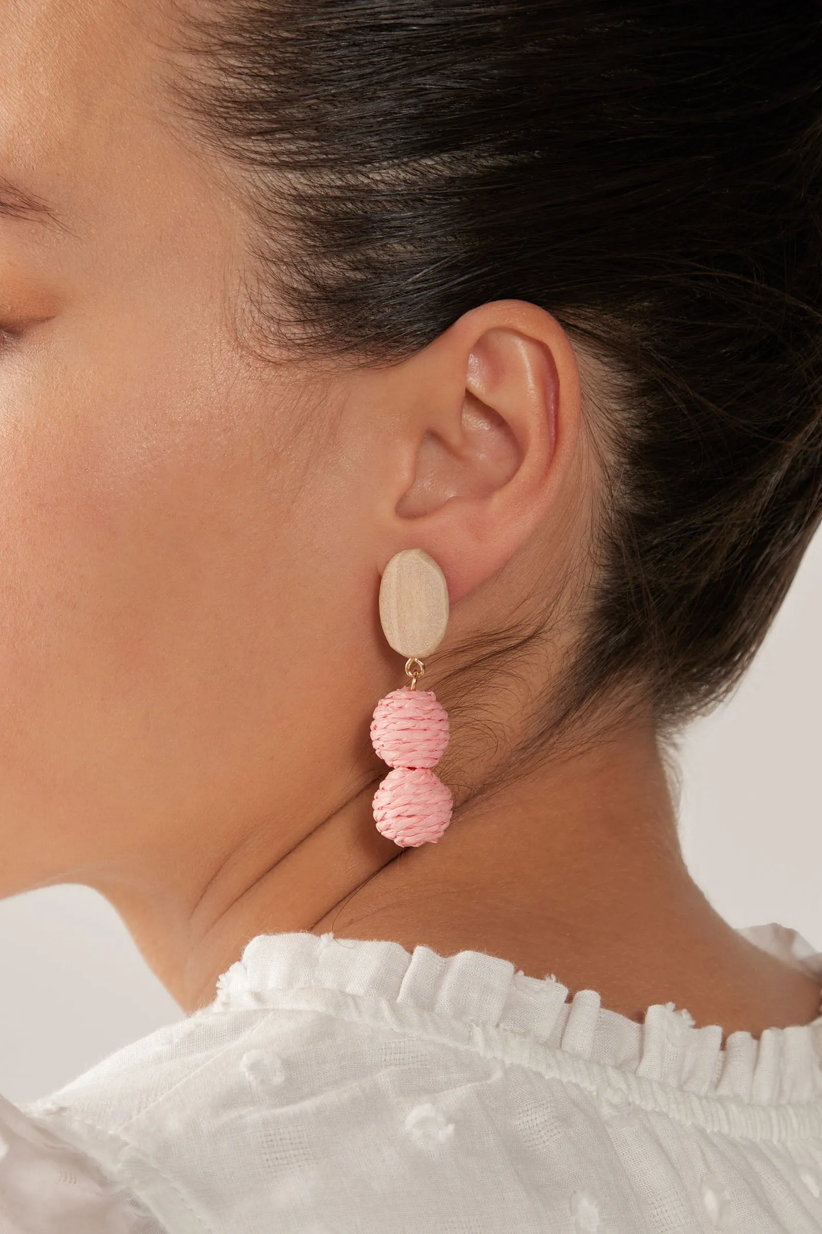 Sojourn Earring - Cameo