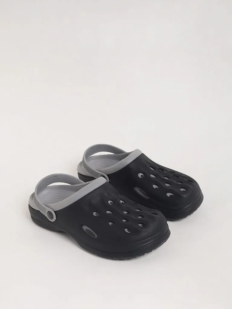 SOLEPLAY Black Clogs